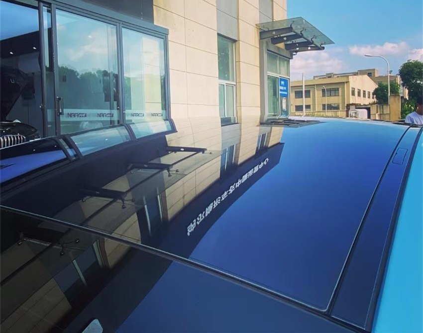 保時捷Taycan裝貼納爾天窗冰甲，更舒適