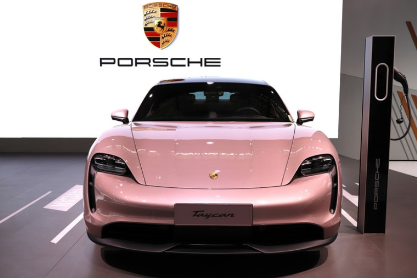 保時(shí)捷Taycan貼納爾PPF隱形車衣，小姐姐的最愛(ài)