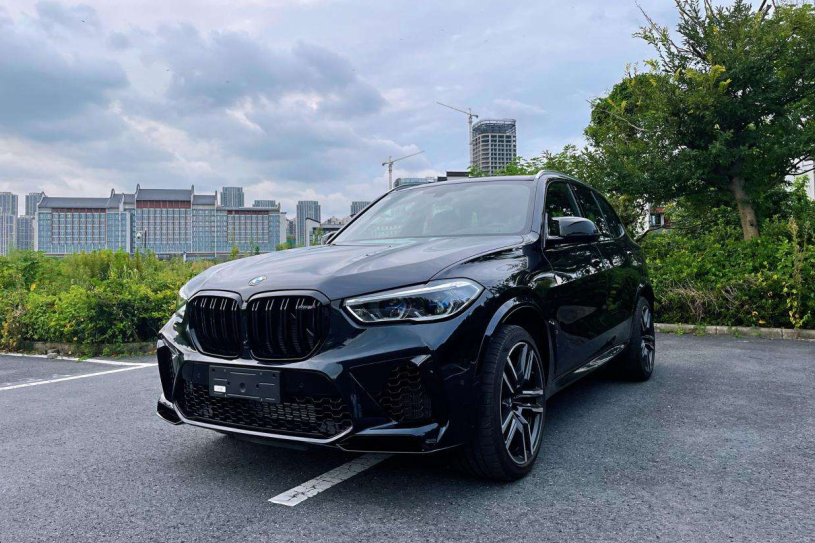 漆面保護膜：貼隱形車衣可以防止剮蹭損傷車漆嗎？